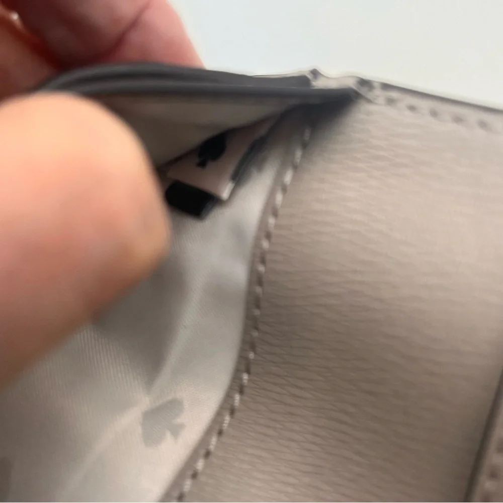 Kate Spade Darcy Large Thin Slim Bifold Warm Toupe Tan Wallet WLR00545 Snap Clos